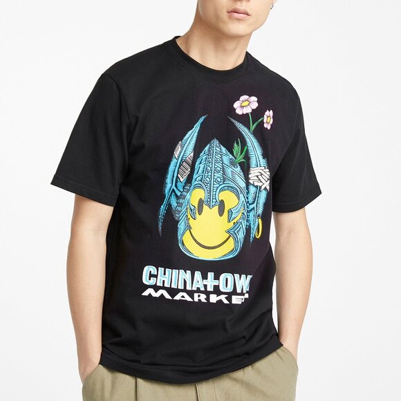 BNWT SS20 CHINATOWN MARKET VIKING SMILE TSHIRT S & M & L - Picture 1 of 10